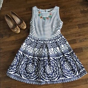 Taylor Sleeveless dress